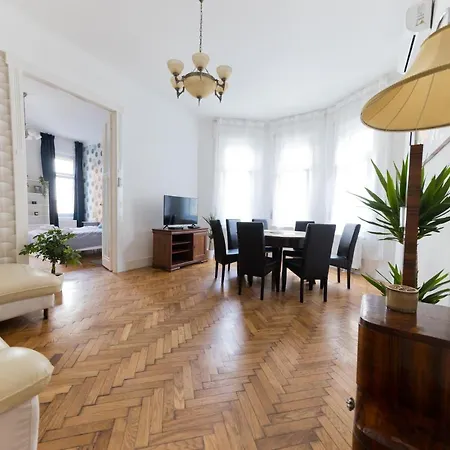 Rumbach Royal Apartment *